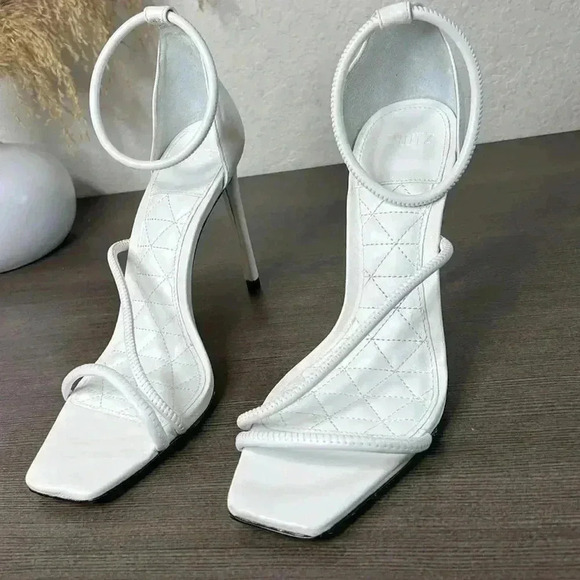 Schutz Gaiah Leather Sandals Size 9.5B - Picture 8 of 14